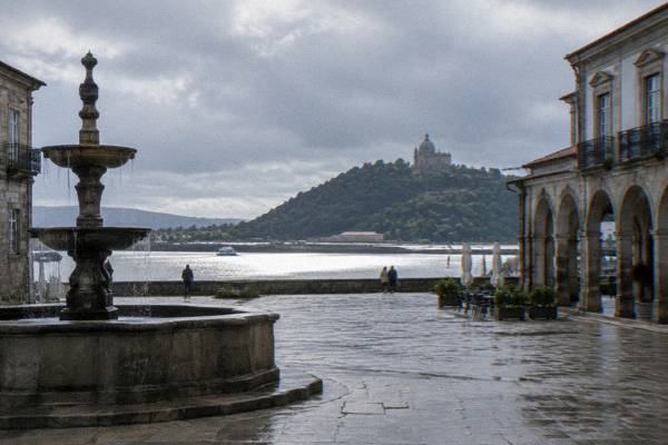 Viana do Castelo, 10.5 Hours, Porto